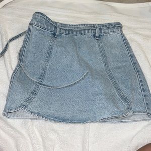 Pacsun denim skirt with tie and zipper in back